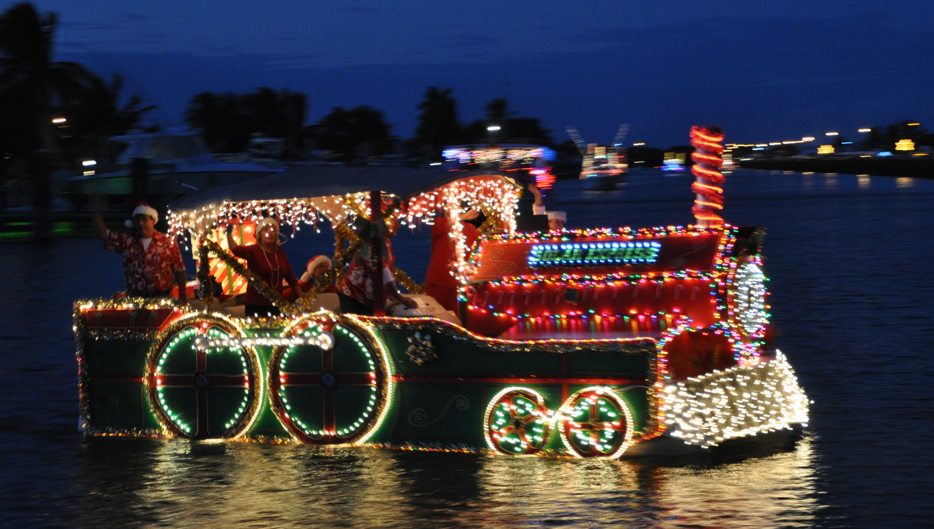 5 Fabulous Holiday Boat Parades in the Florida Keys