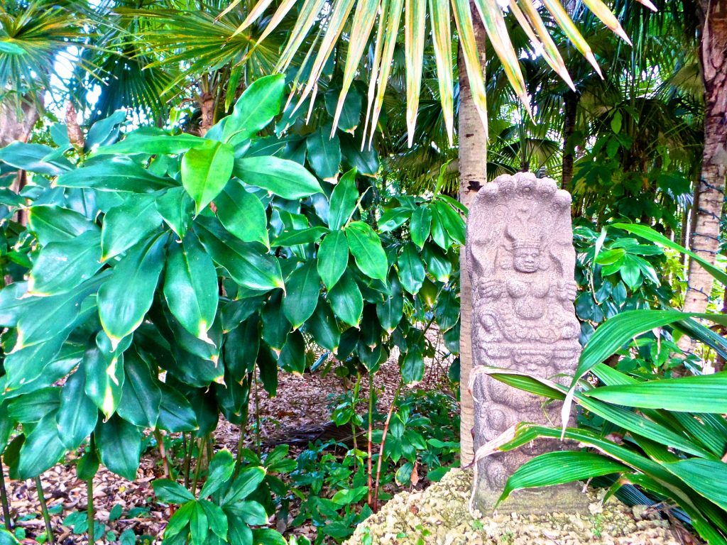 Kampong - Art Stone Statute